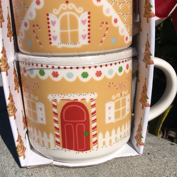 2 Piece GINGERBREAD HOUSE Mug Set - Picture 3 of 6